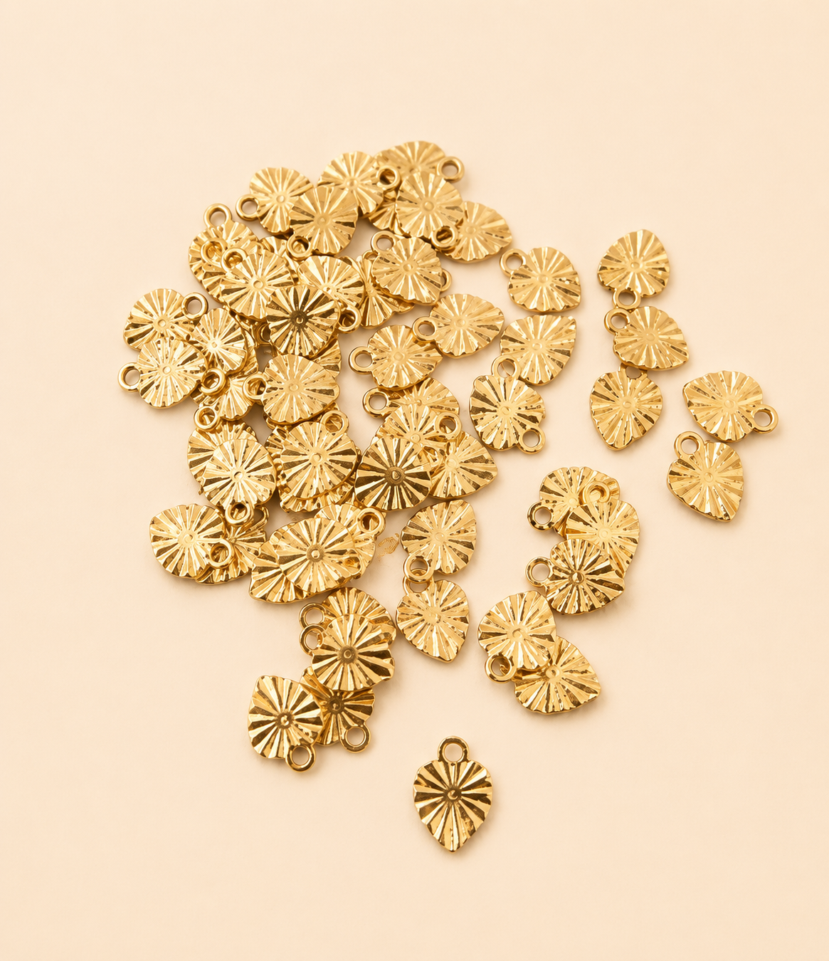 Pendentifs cœur en acier inoxydable plaqué or 18k.