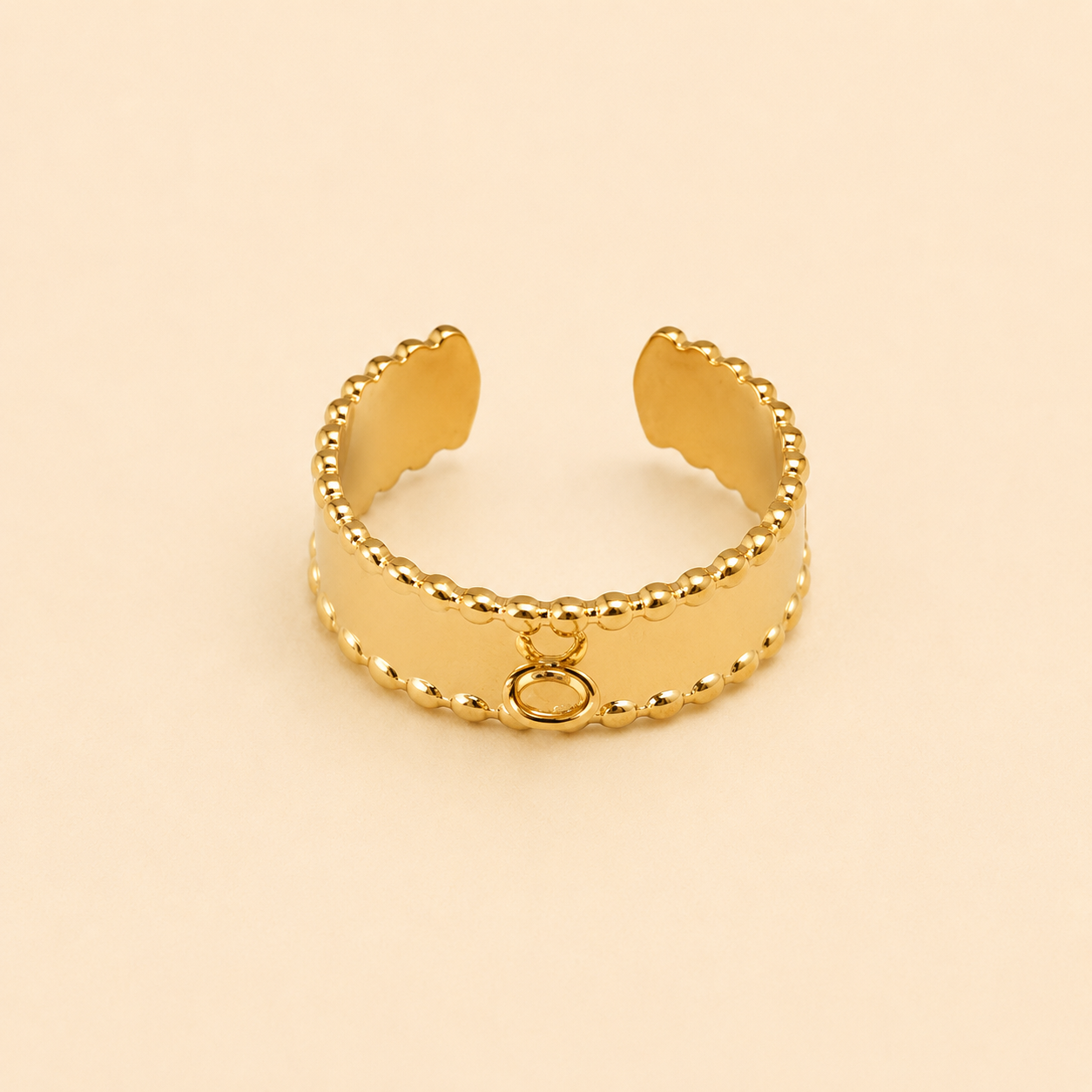 Bague avec anneau pour breloque en acier inoxydable.