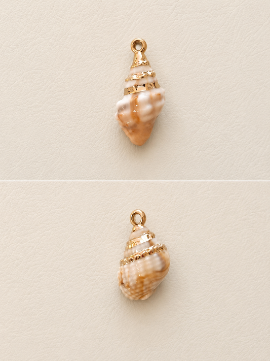 Breloques coquillages.